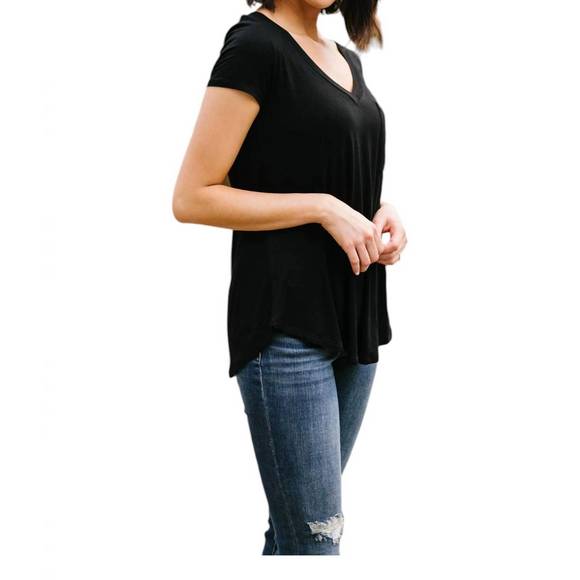 NEW MONO B everyday yay v-neck tee in black - Picture 3 of 3